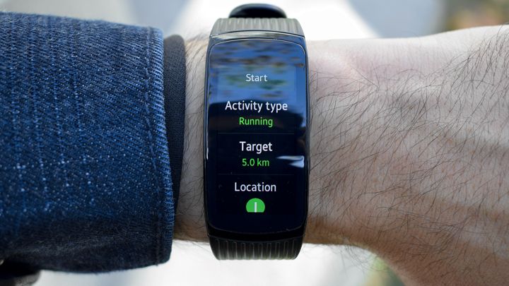 đánh giá vòng đeo tay samsung gear fit2 pro