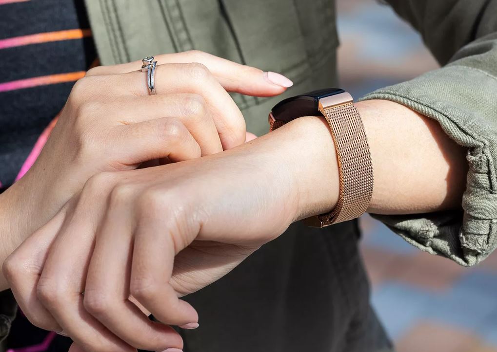 đánh giá vòng đeo tay Fitbit Inspire HR
